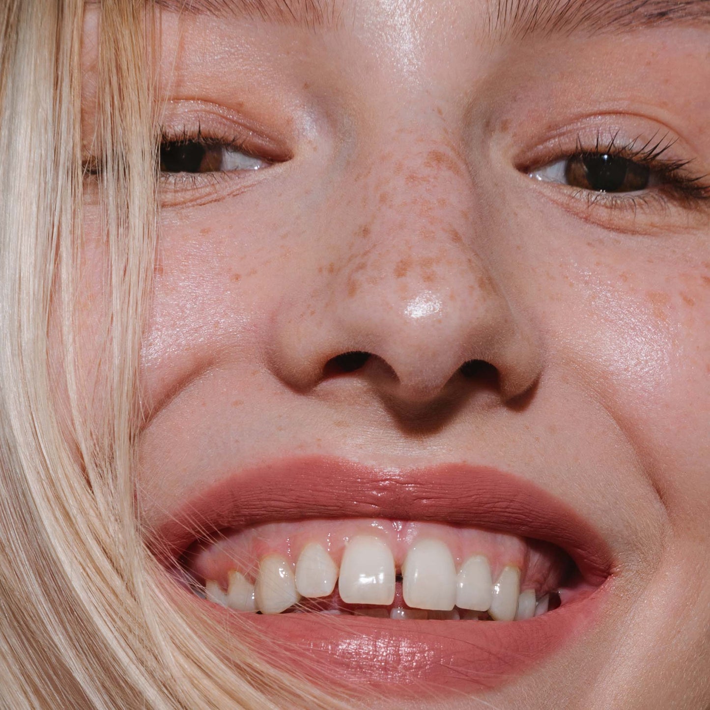 MÁDARA | Velvet Wear Matte Cream Lipstick