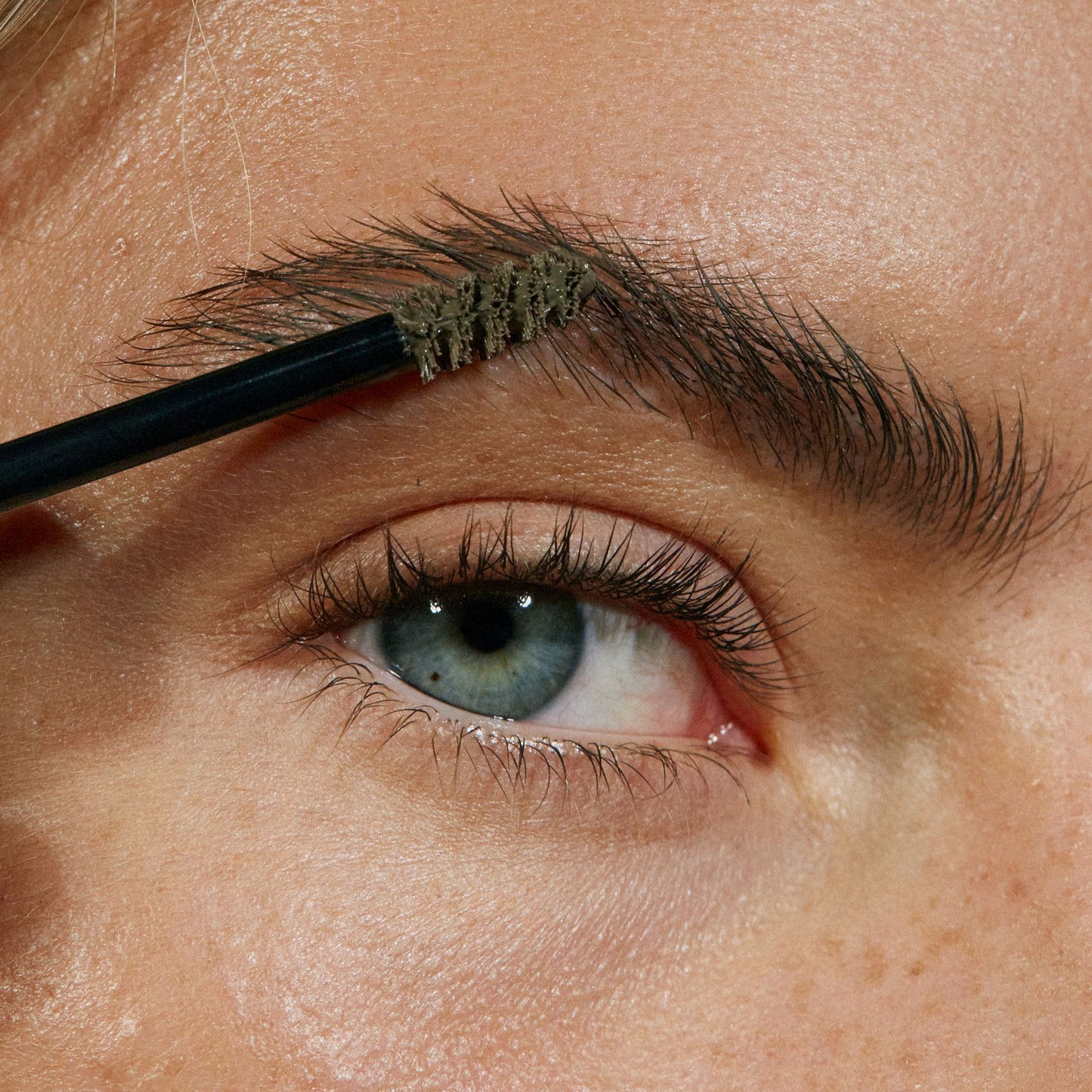 MÁDARA | Grow & Fix Tinted Brow Gel