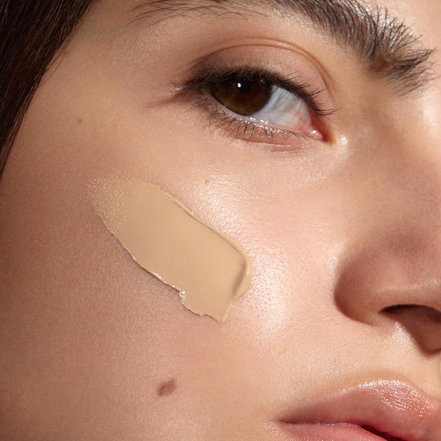 MÁDARA | SKINONYM Semi-Matte Peptide Foundation 30 ml