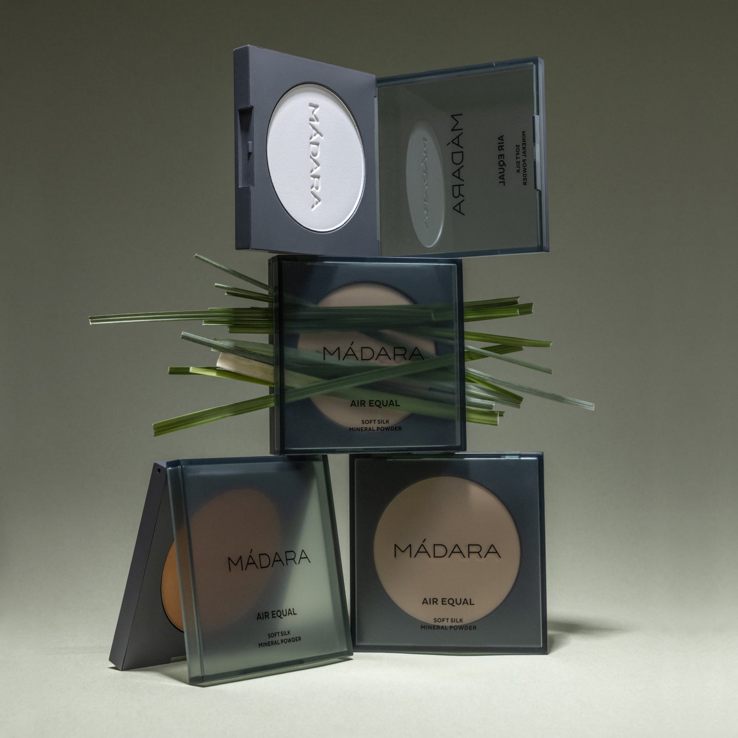 MÁDARA | Air Equal Soft Silk Mineral Powder
