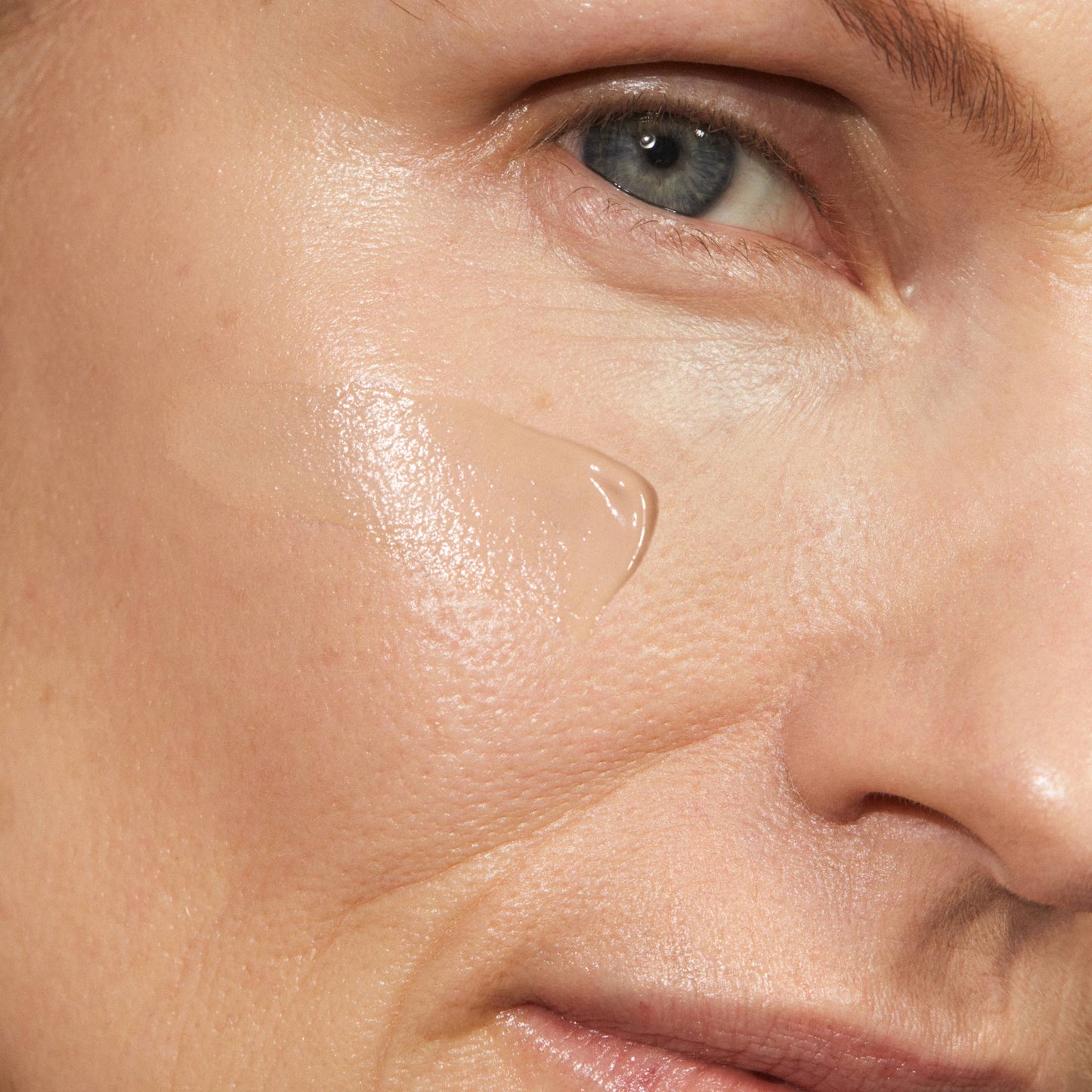 MÁDARA | SKINONYM Semi-Matte Peptide Foundation 30 ml