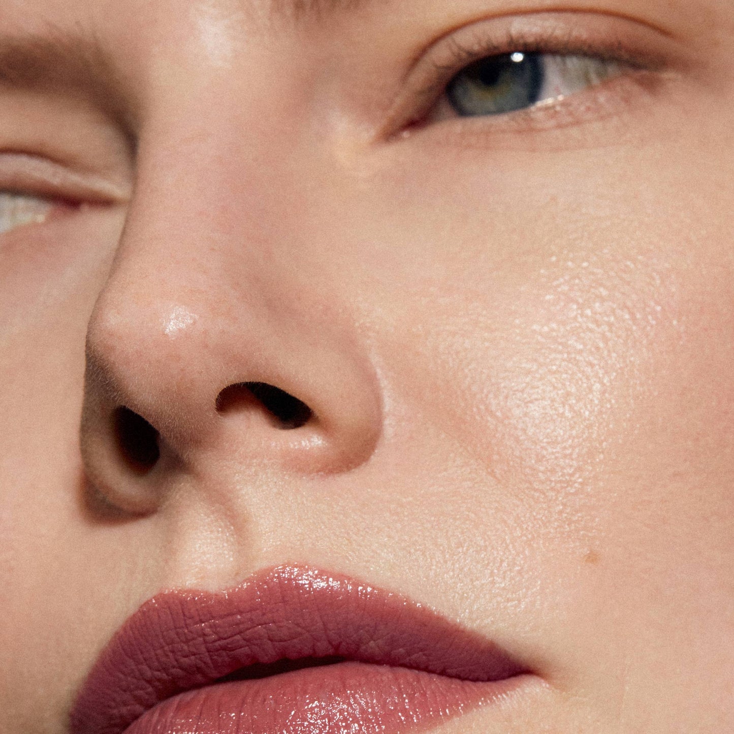 MÁDARA | Dazzle Nights Satin Lipstick