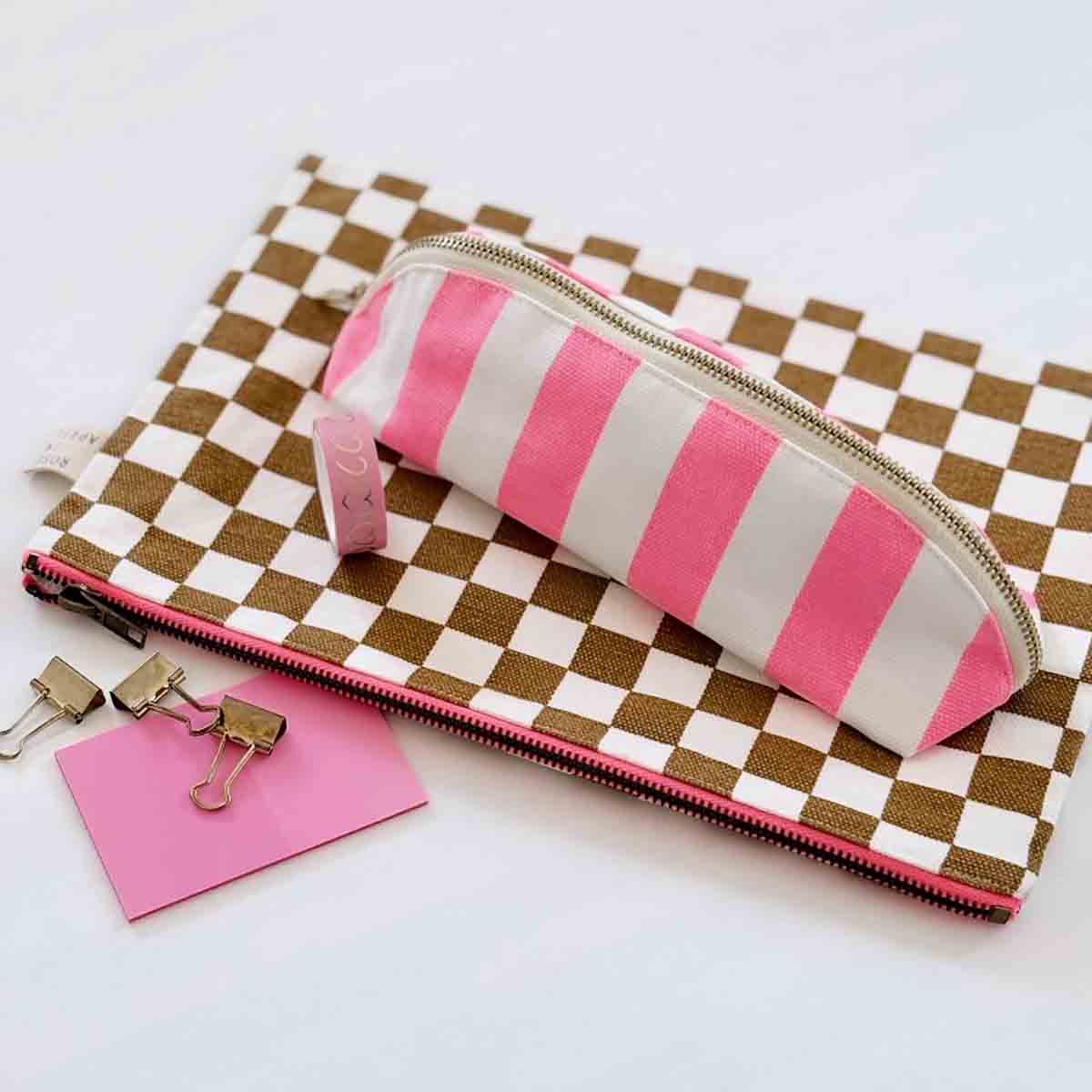 Rose in April | Gaston Etui Neonpink
