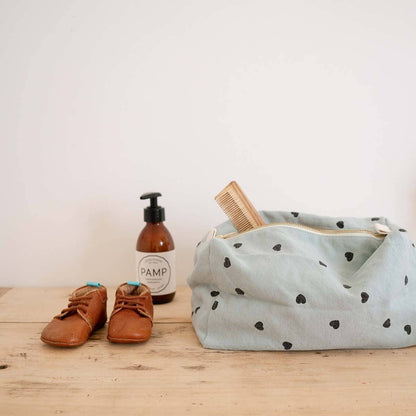 Rose in April |  Kosmetiktasche Vic  Blue/Black Hearts