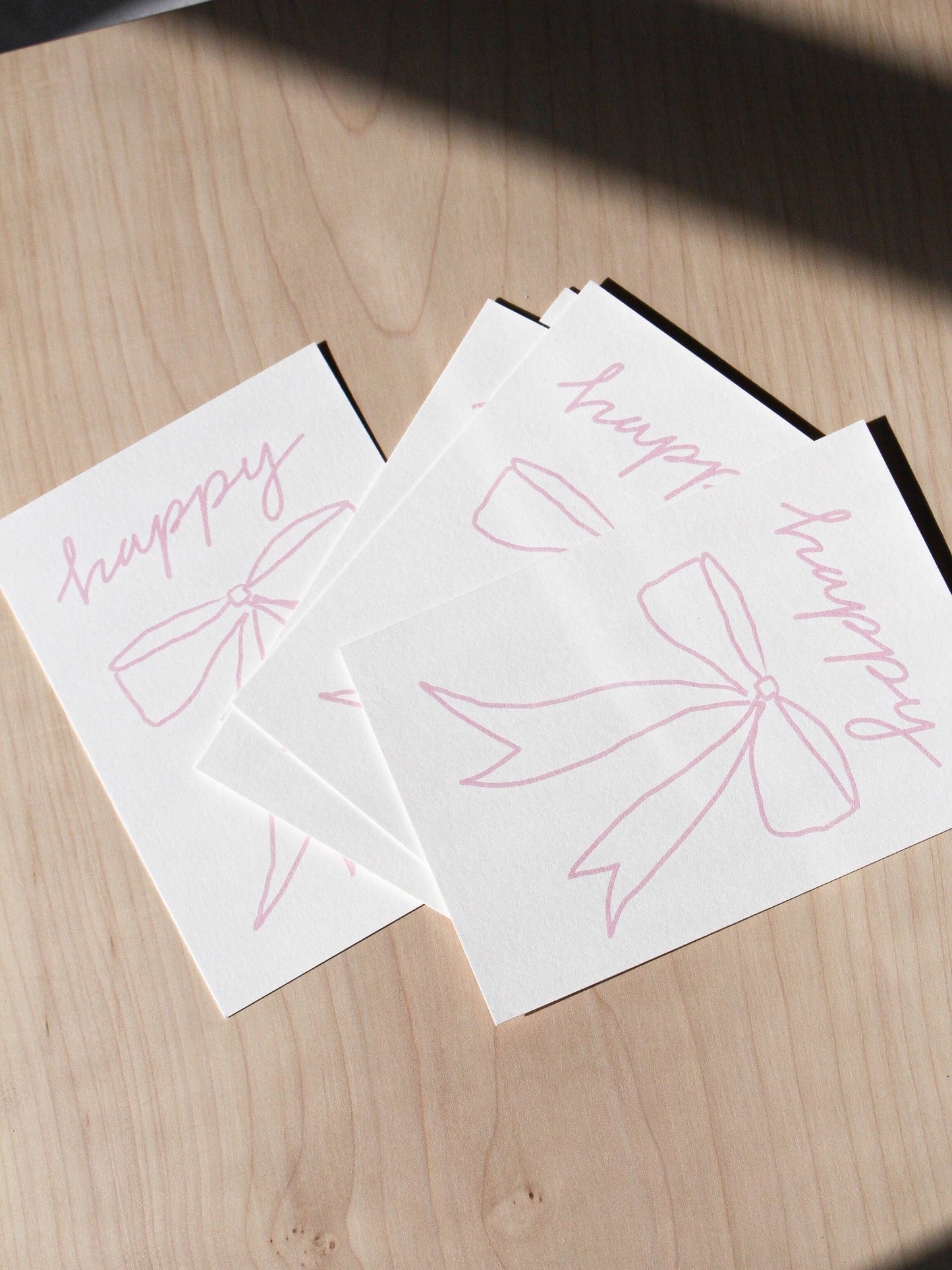 L'Atelier Samedi | Postkarte 'happy' Schleife